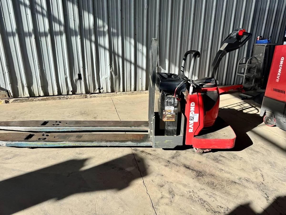 Used 2015 Raymond 8410