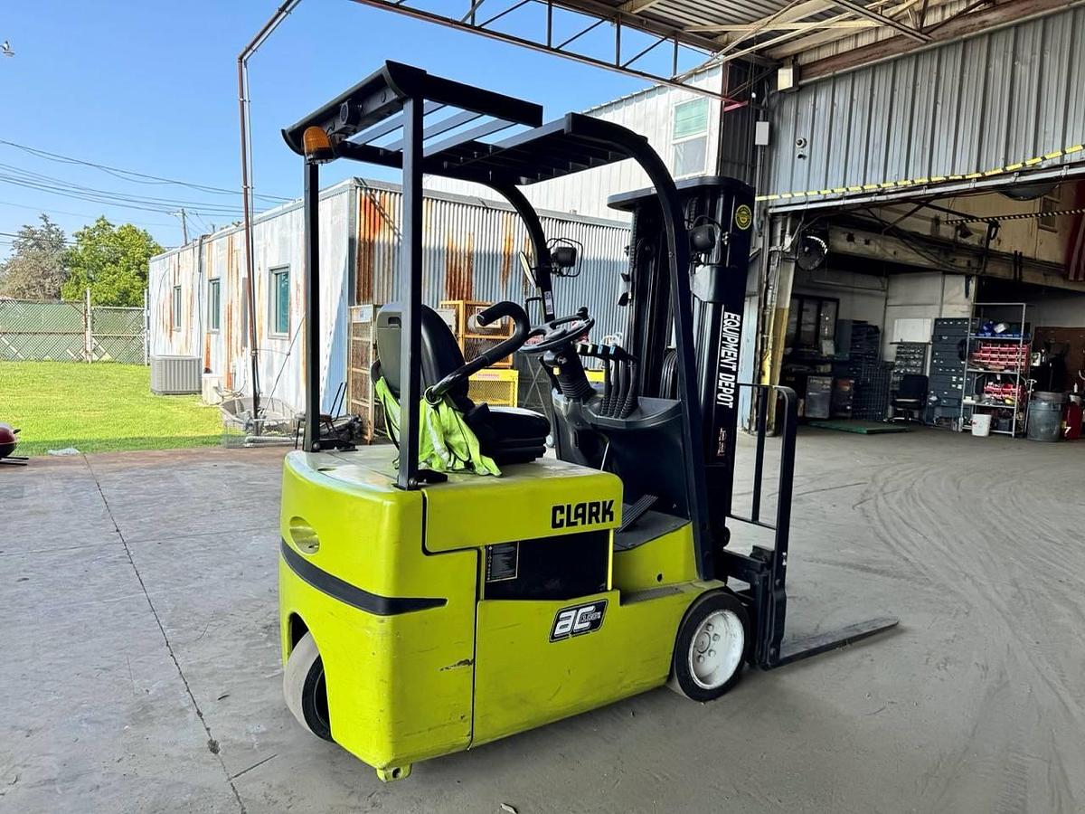 Used 2015 Clark TMX15