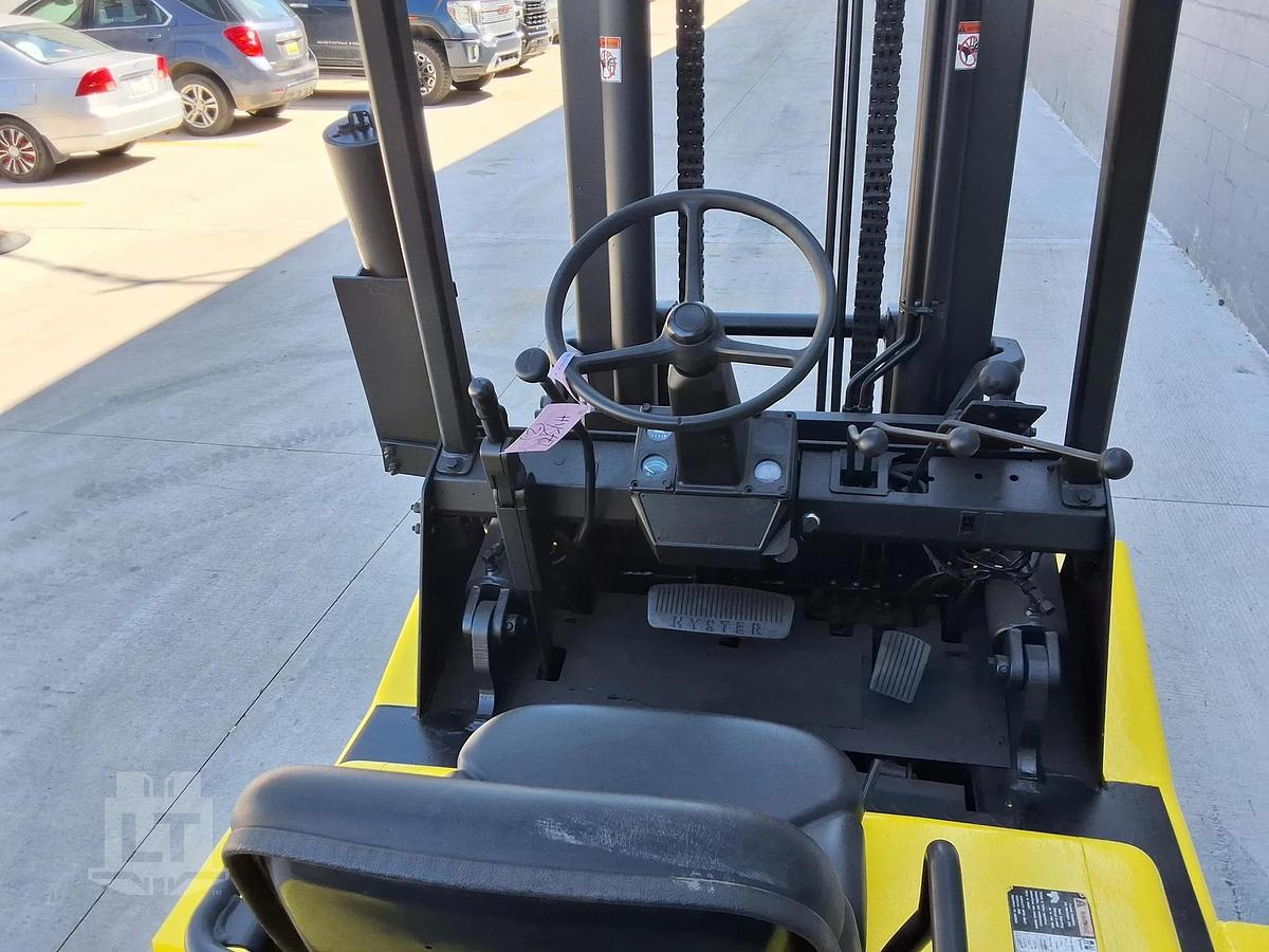 Refurbished RECONDITIONED: 2001 Hyster S155XL2