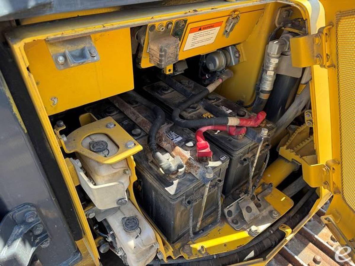 Used 2014 Komatsu D61PX-23