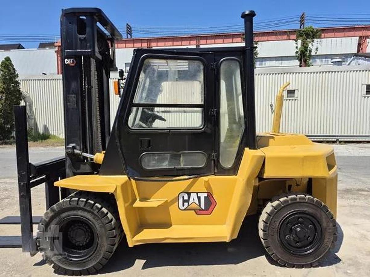 Used 1999 CAT DP70 = 15,500 Lbs. Capacity