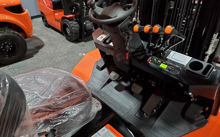 2023 Viper FD35 Diesel Forklift (Dual Drive)