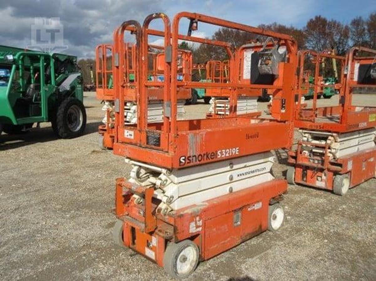 Used 2015 Snorkel S3219E - 19 ft Scissor Lift