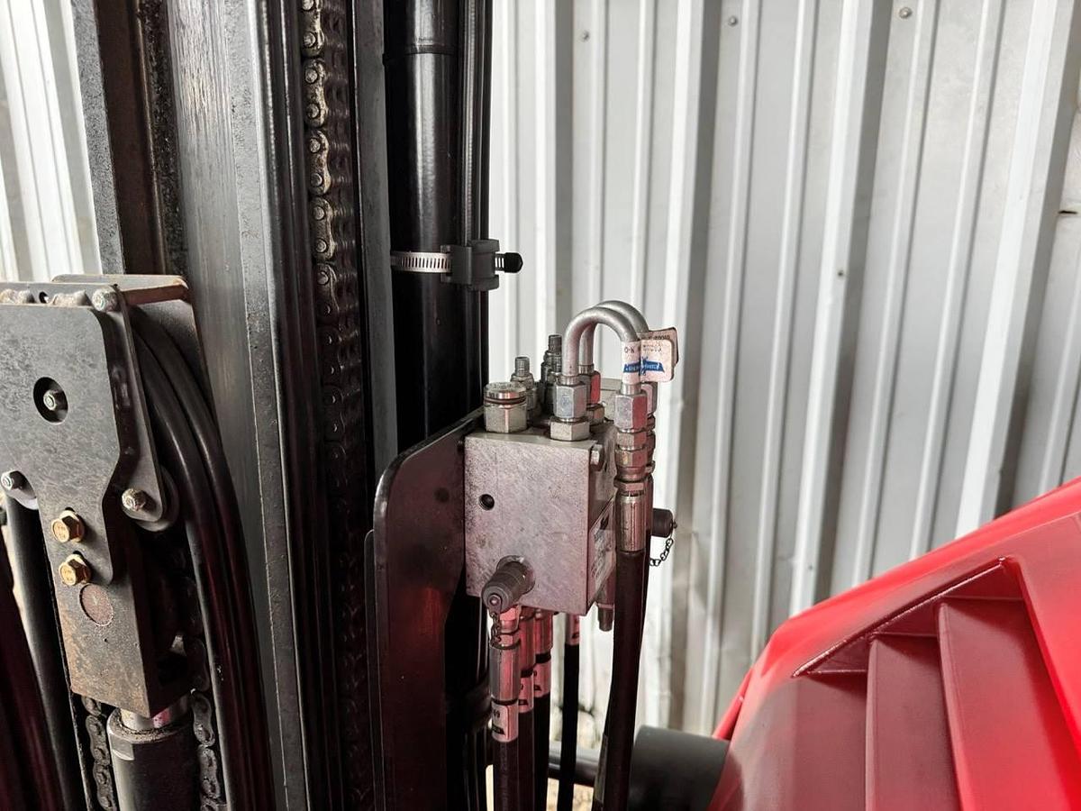 Used 2019 Raymond 425-C50TT - 42" FORKS