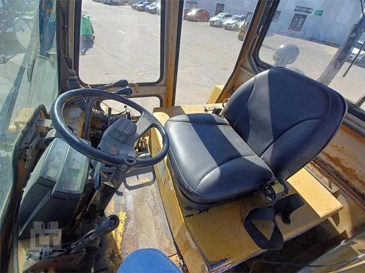 Used 1995 CAT DP90