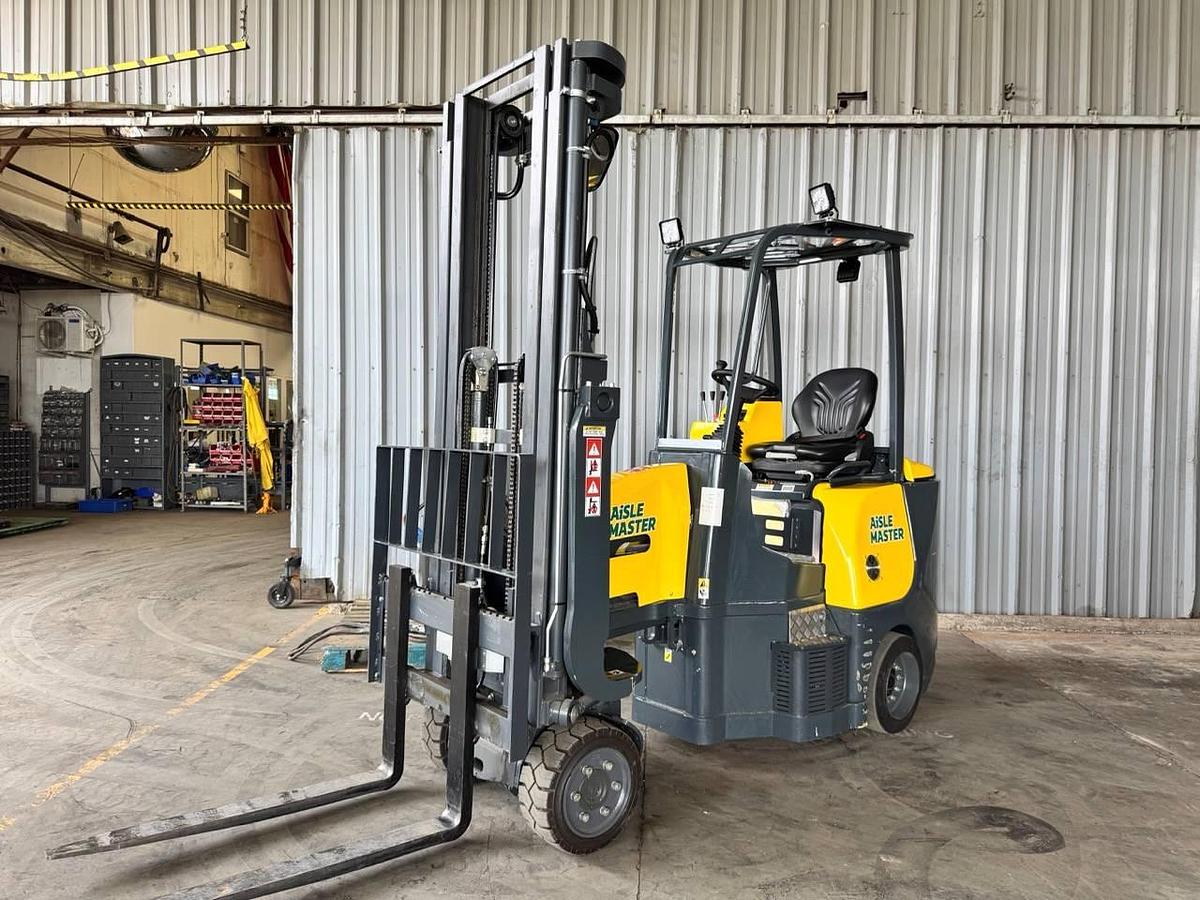 Used 2023 Aisle Master 33NE
