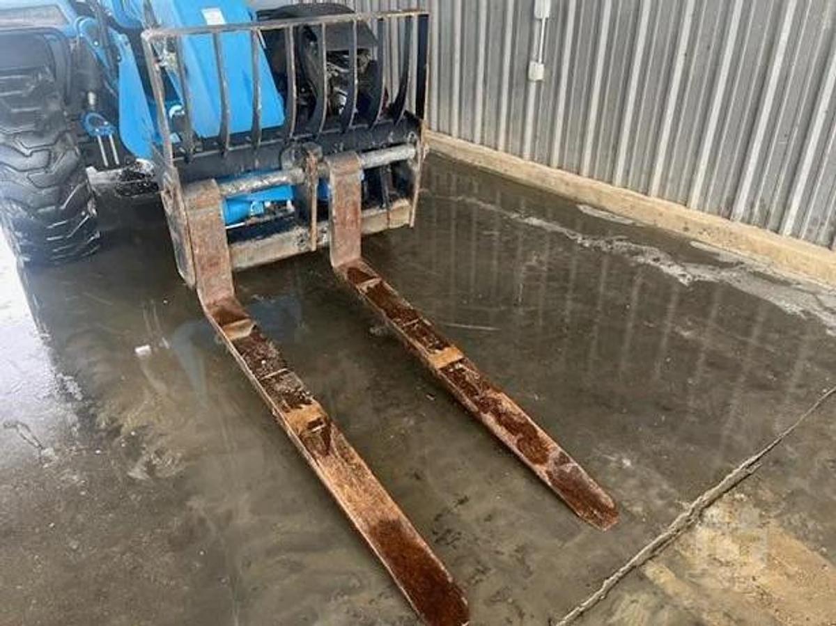 Used 2013 Genie GTH1544