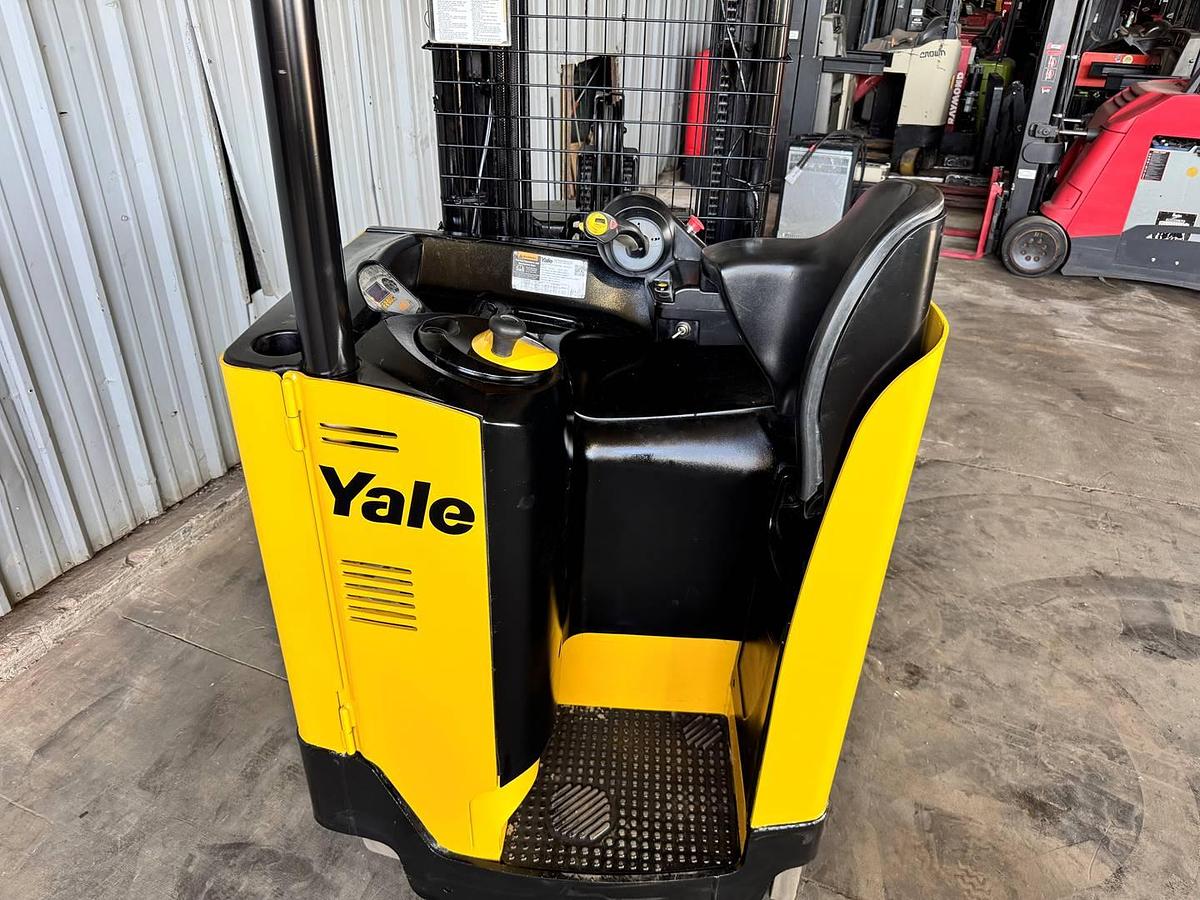 Refurbished Ready to go! 2015 Yale Reach Truck
