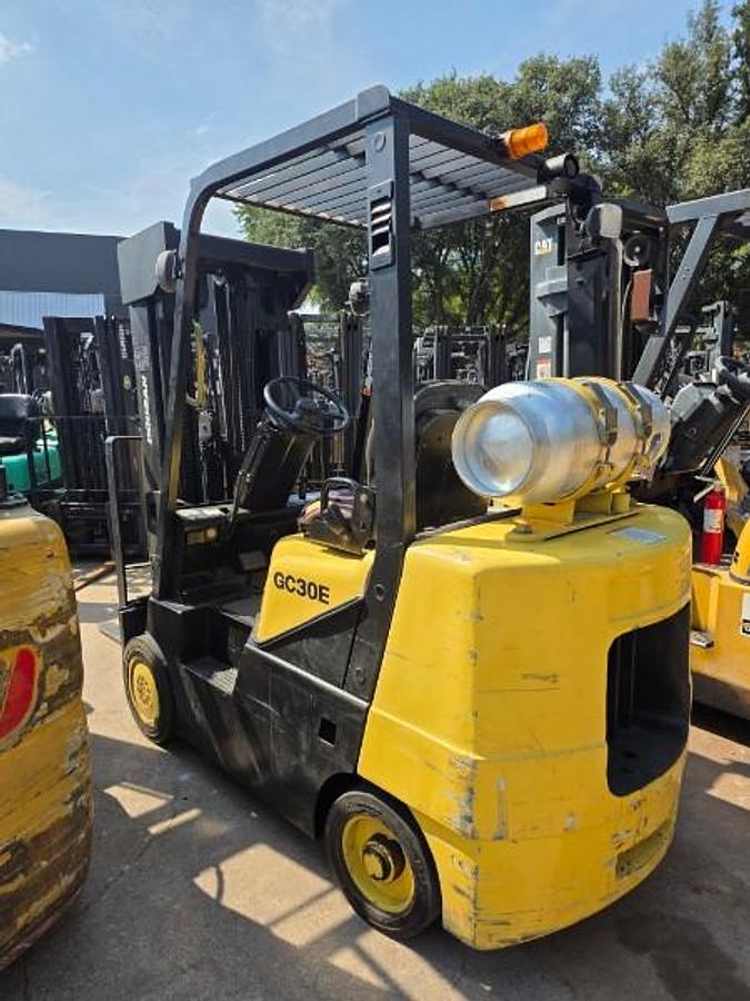 Refurbished 2005 Doosan GC30E-3