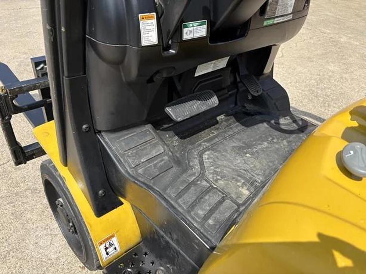Refurbished 2000 YALE GLC050TG