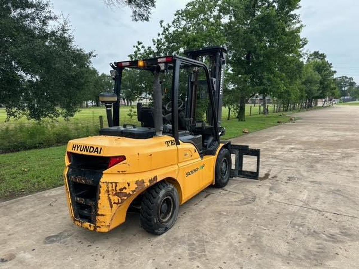 Refurbished 2021 Hyundai 50D-9F