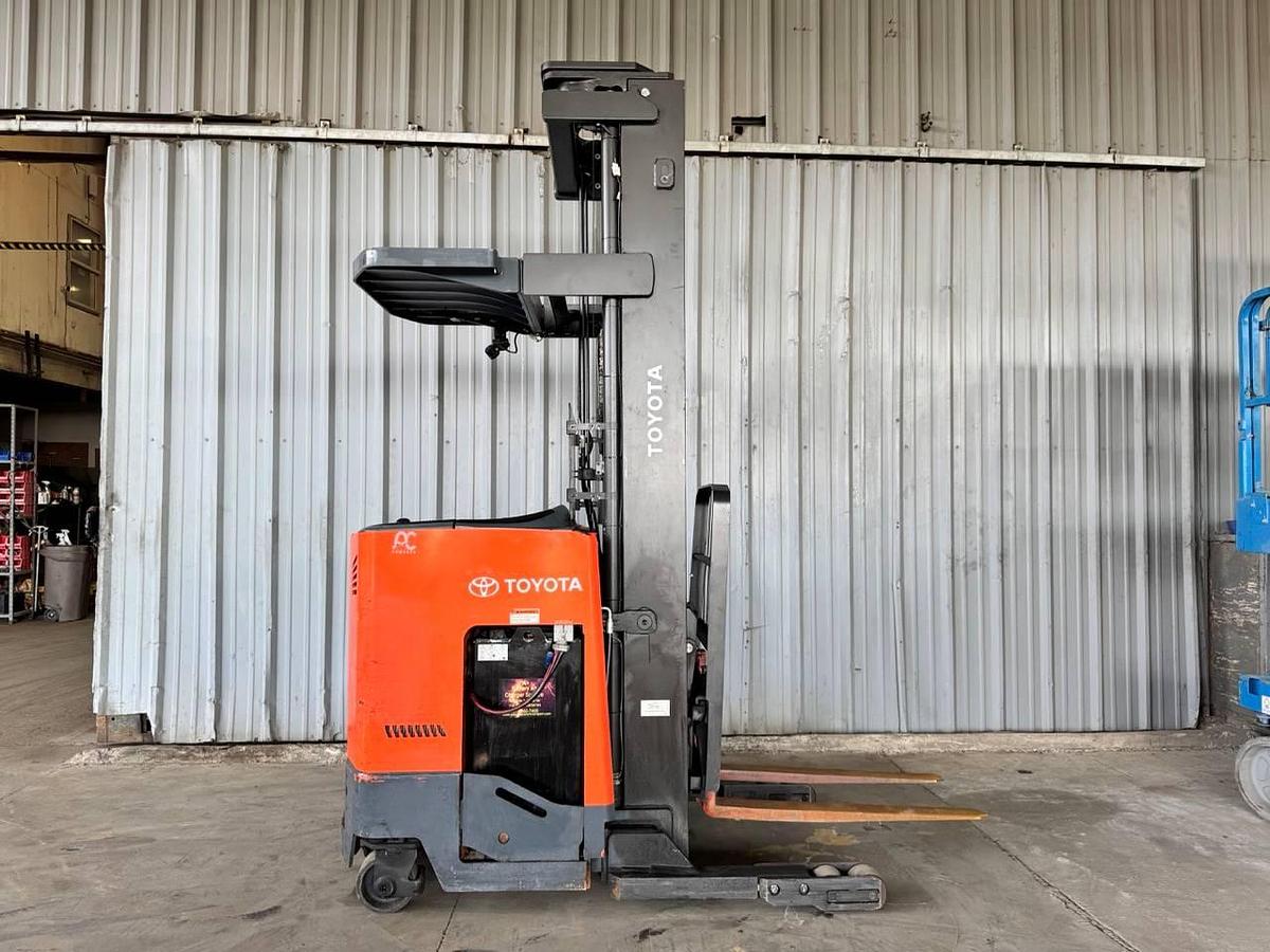 Used 2015 Toyota 9BRU23 Reach Truck - 271" Lift