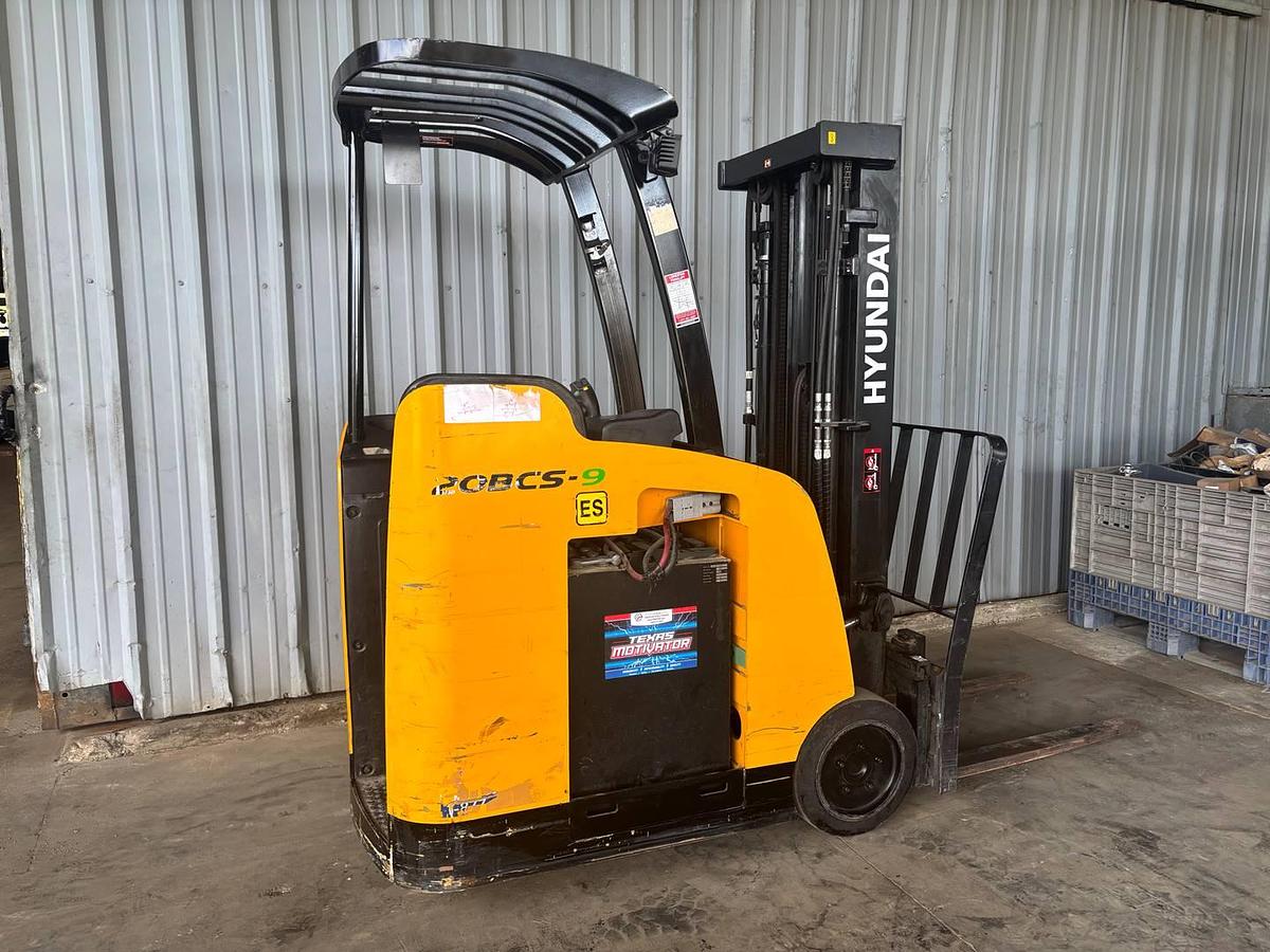 Used 2022 Hyundai 20BCS-9