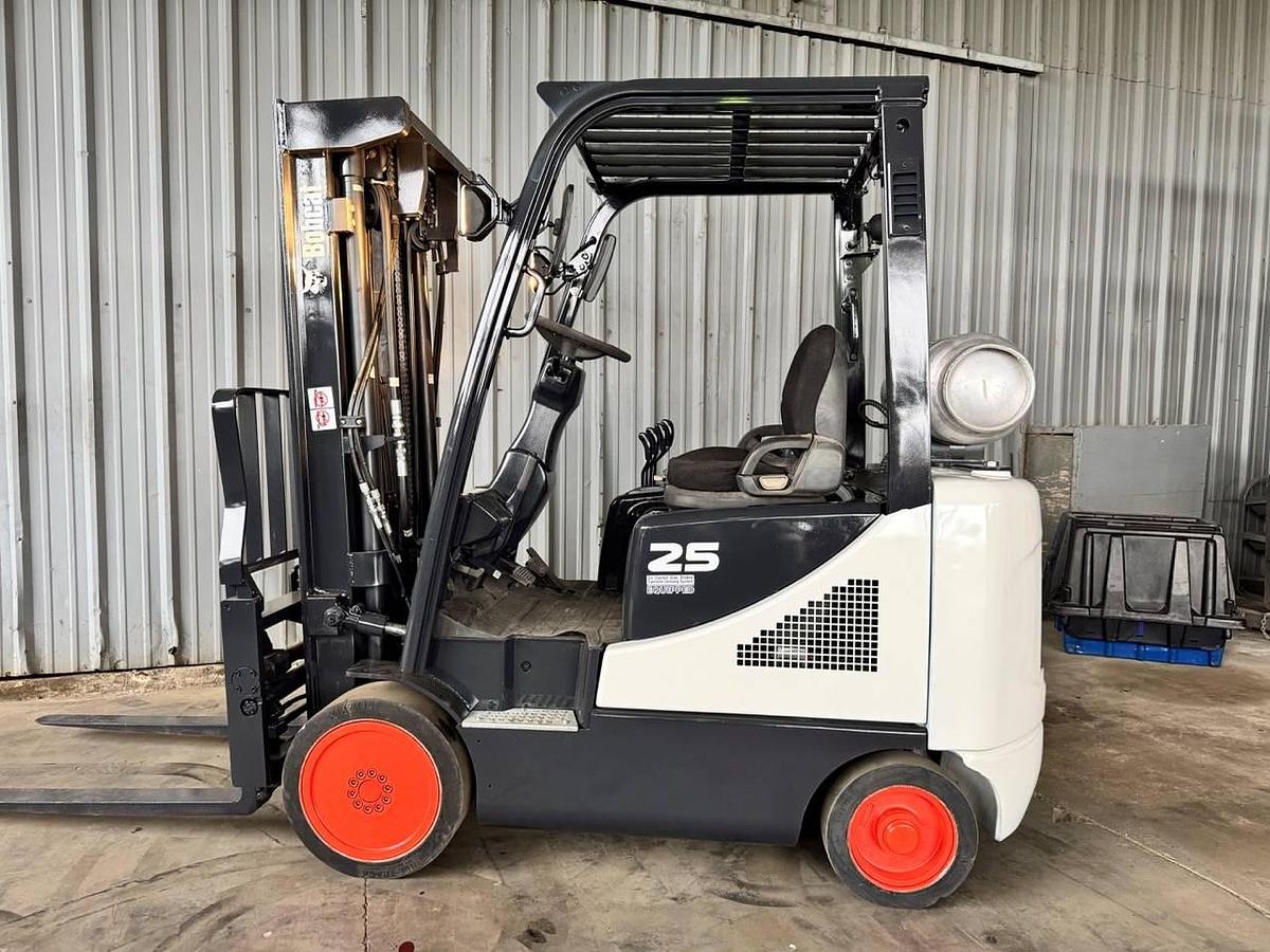 Refurbished 2014 Doosan BobCat GC25P-5