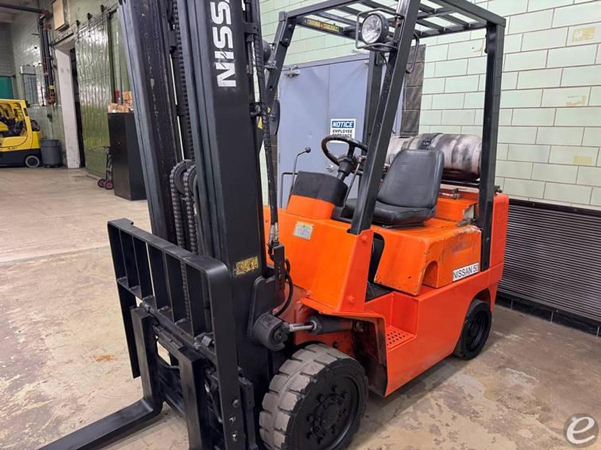 Used 2003 NISSAN C5000