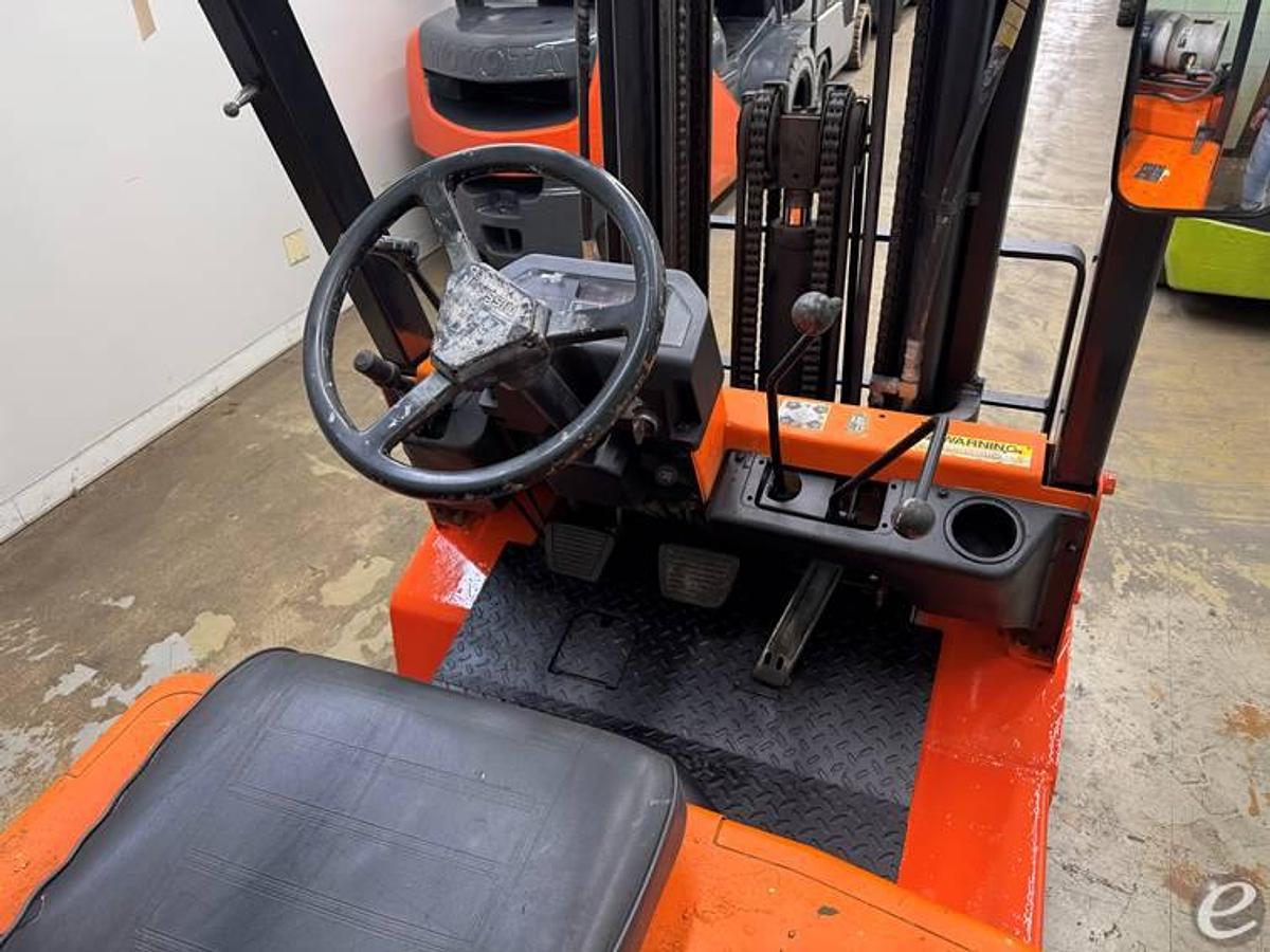 Used 2003 NISSAN C5000