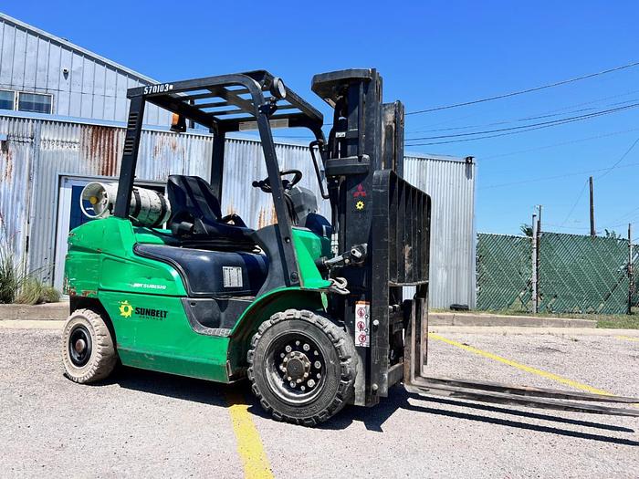 Pneumatic forklift for sale at North Texas Equipment Services, LLC