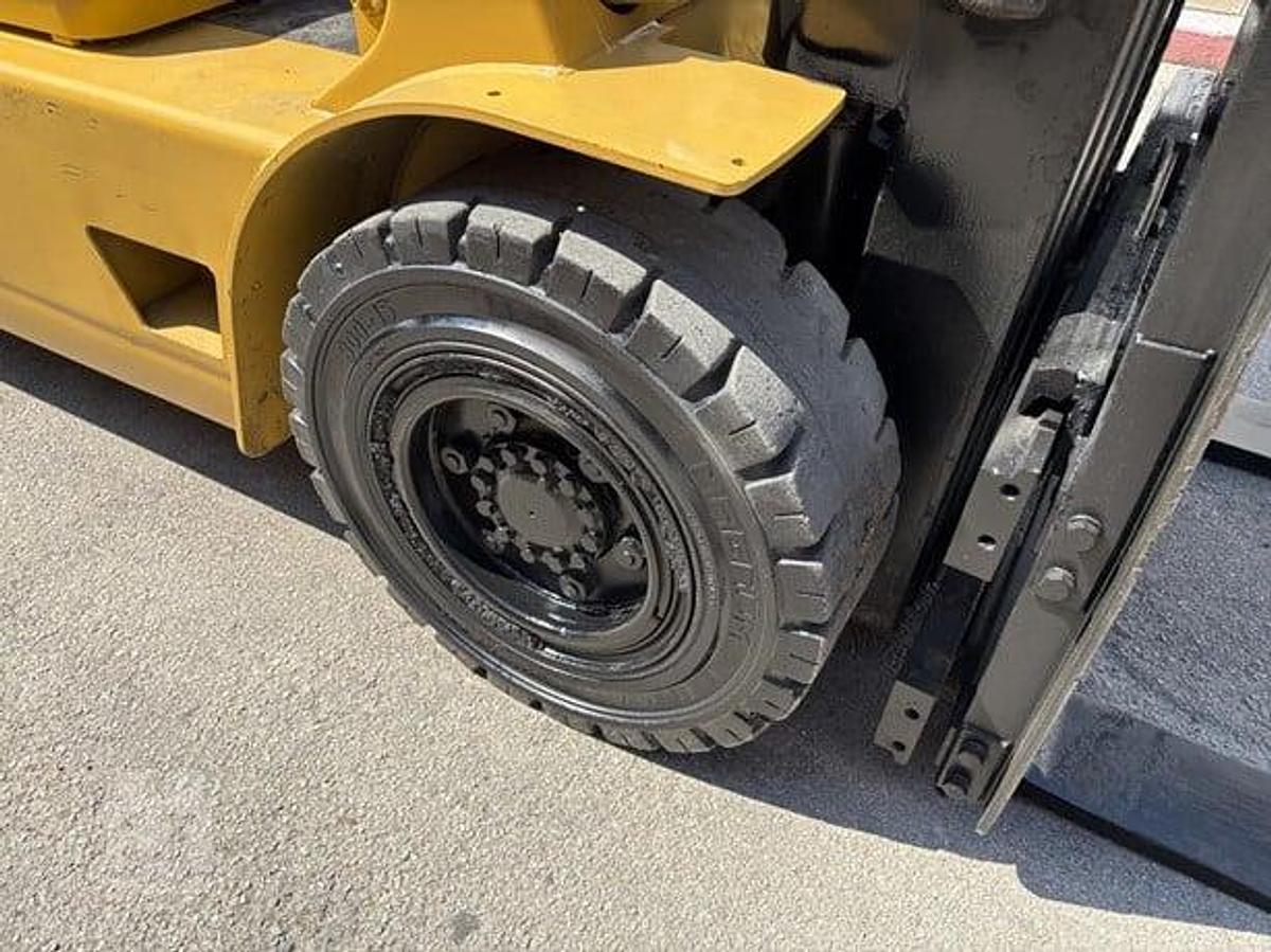 Refurbished 1995 CAT DP45