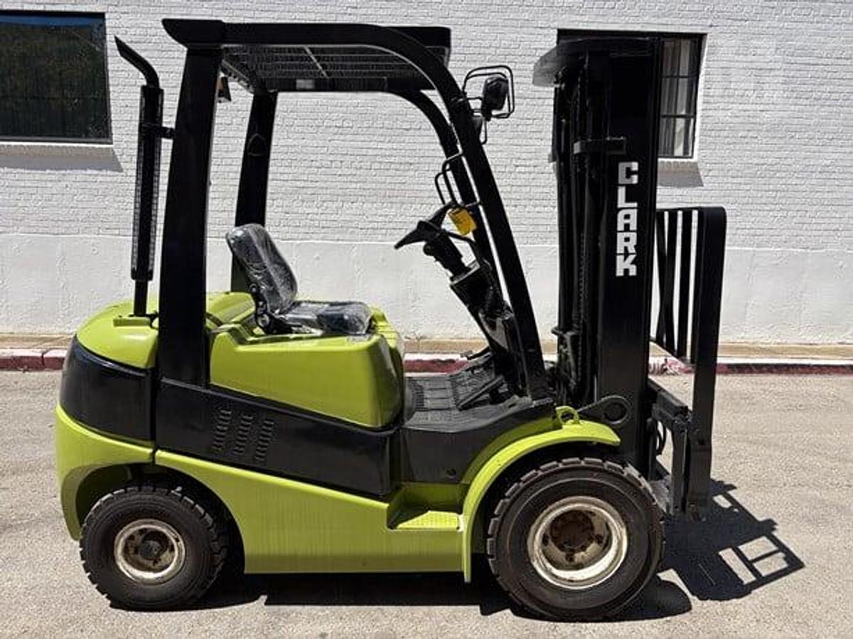 Used 2016 Clark C25L