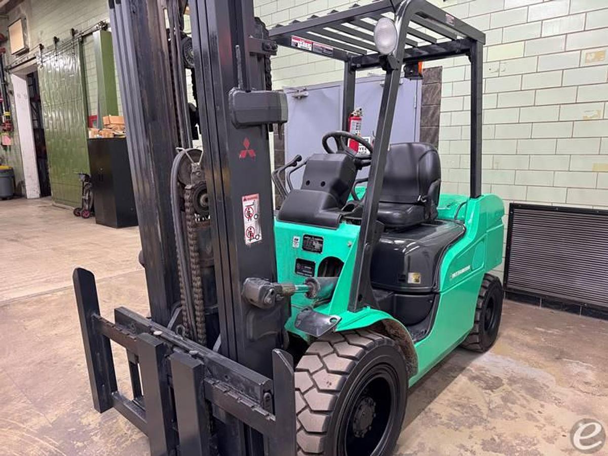 Refurbished 2004 Mitsubishi FG30N