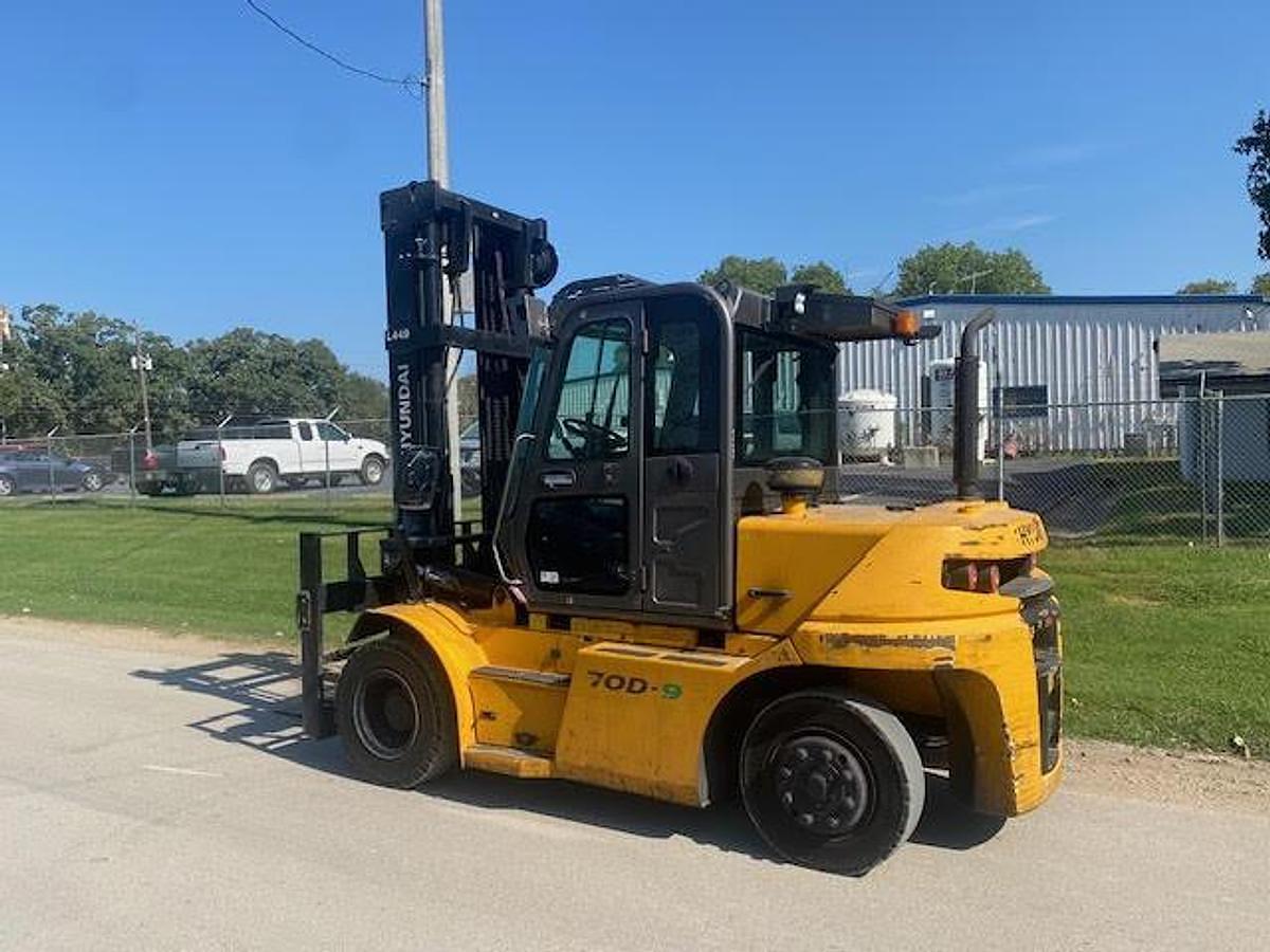 Used 2016 Hyundai 70D-9 W/ 3,445 HOURS!