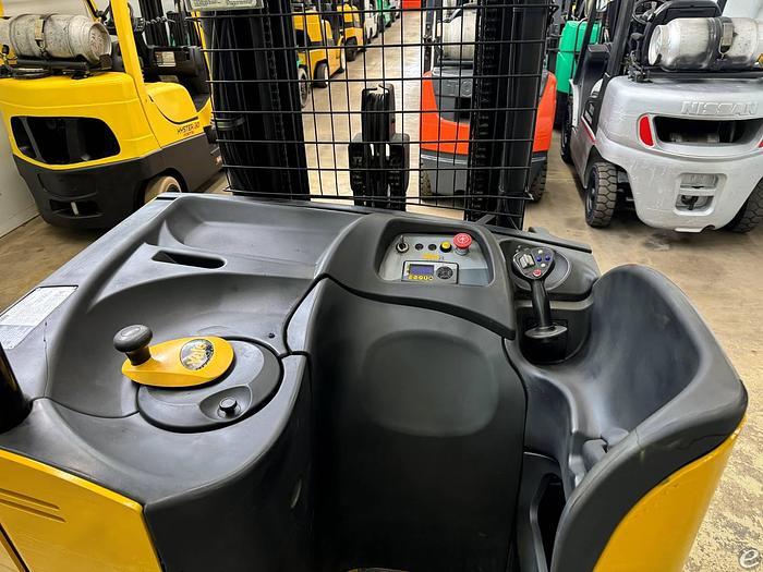 Refurbished Like New, Ready to go! 2011 Yale Reach Truck