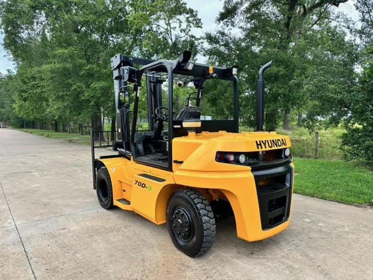 Used 2016 Hyundai 70D-9