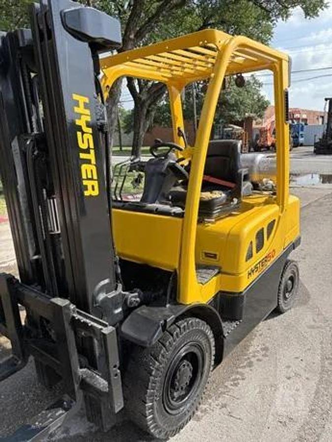 Used LOW HOURS: 2019 Hyster H50FT