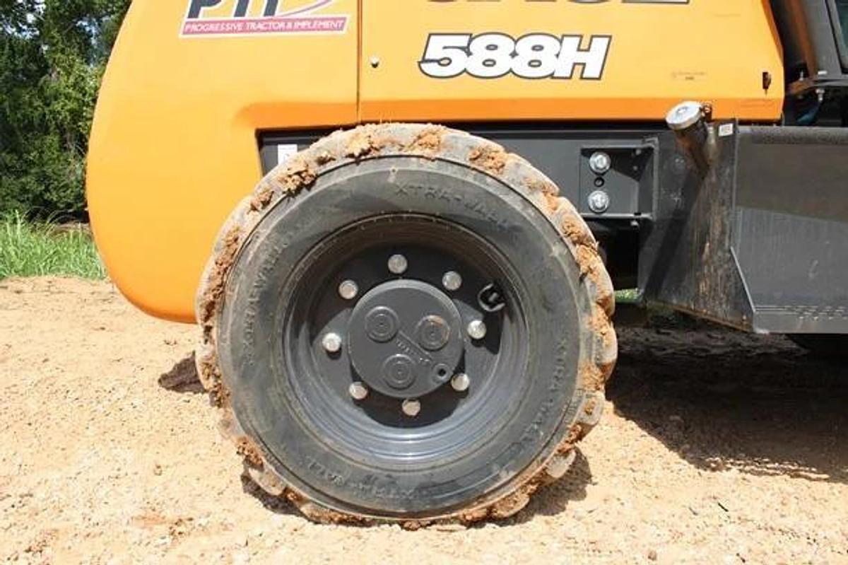Used 2024 CASE 588H