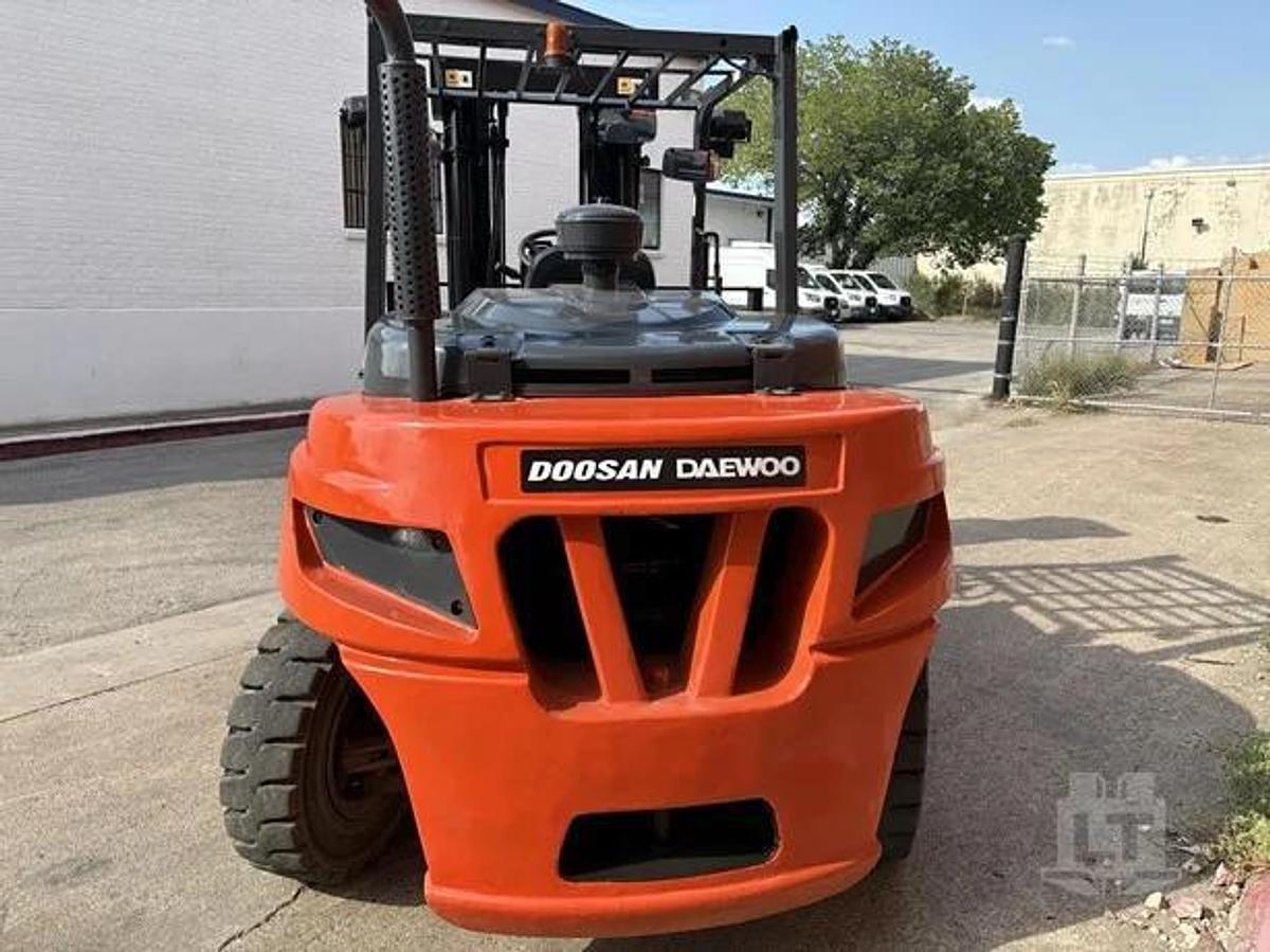 Used 2020 DOOSAN D70S-7 -  15,500 Lbs. CAPACITY