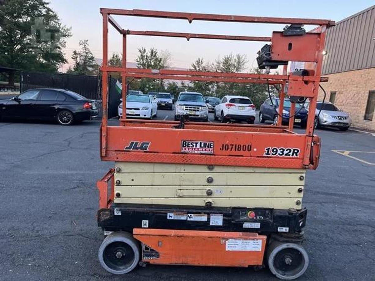 Used 2017 JLG 1932R