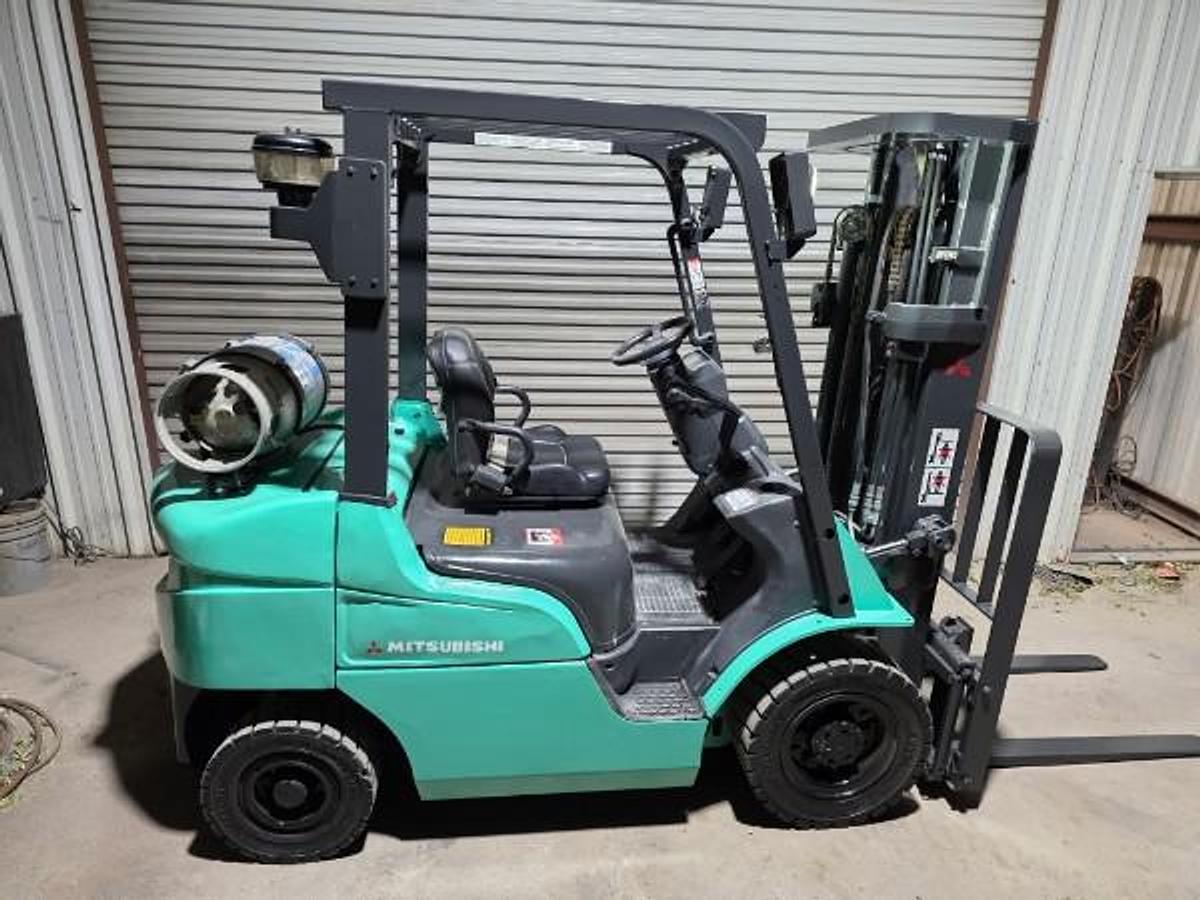 Refurbished 2017 Mitsubishi FG25N