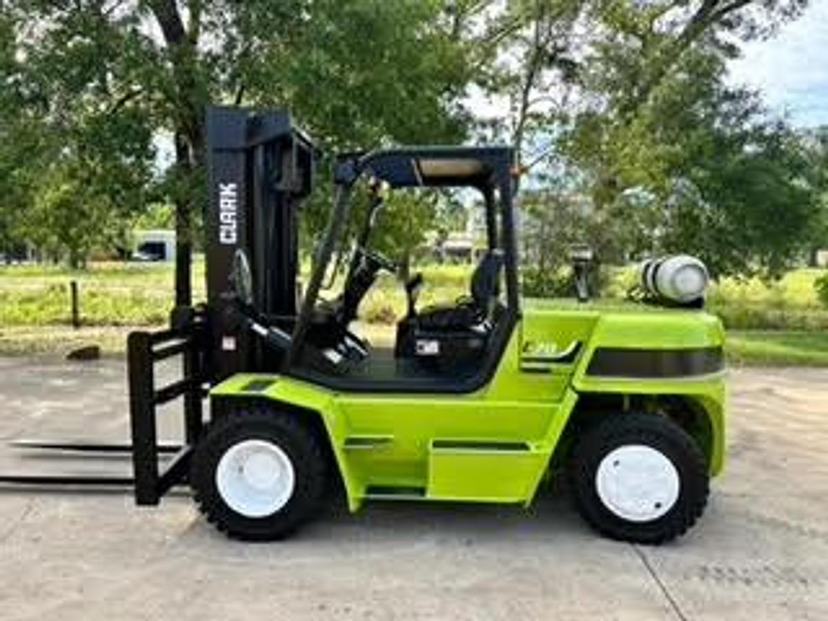 Refurbished 201 Clark  C70 - LOW HOURS!