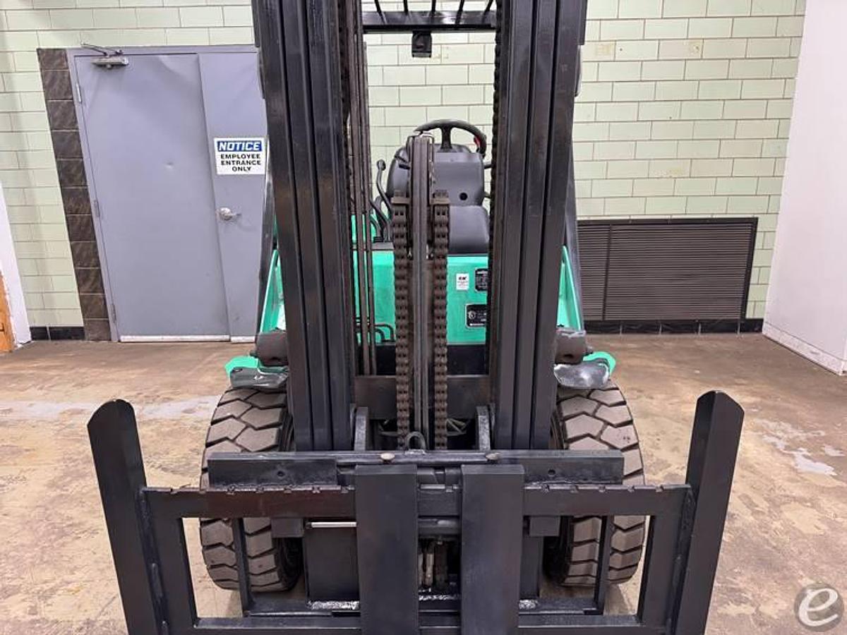 Refurbished 2004 Mitsubishi FG30N