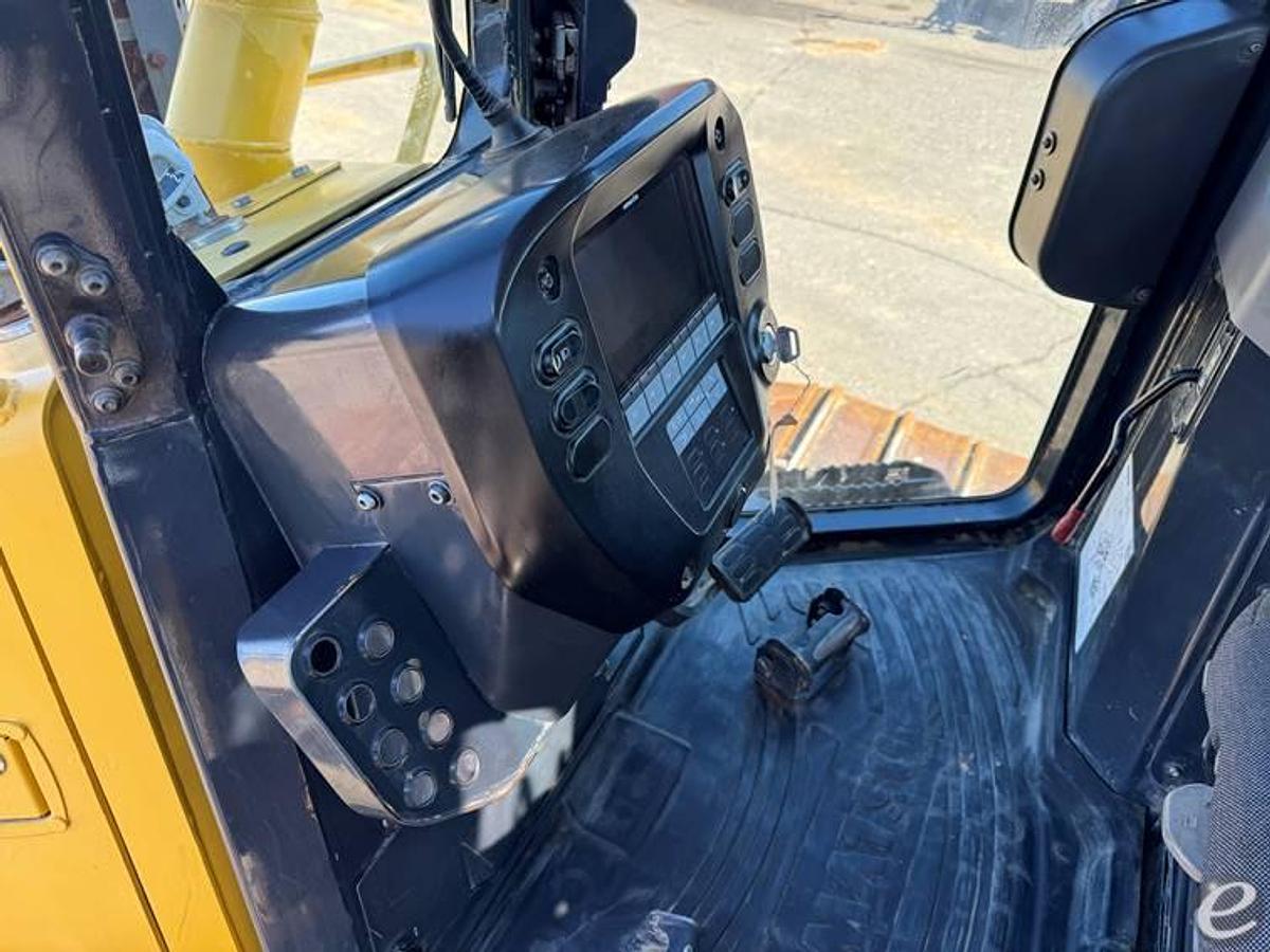 Used 2014 Komatsu D61PX-23