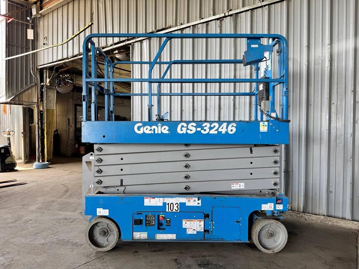Used 2016 Genie GS-3246