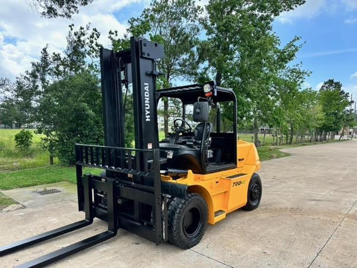 Used 2016 Hyundai 70D-9