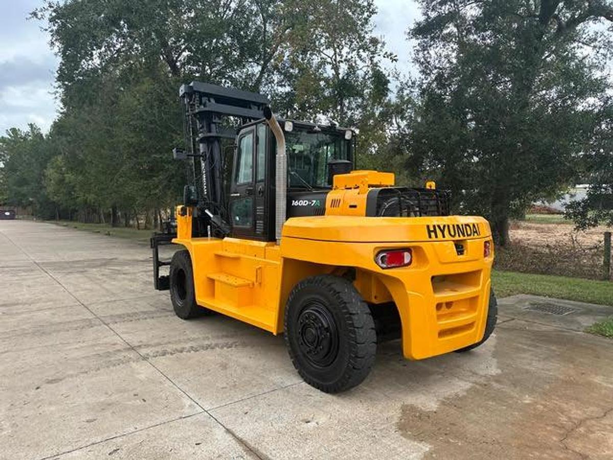 Refurbished 2015 Hyundai 160D-7A