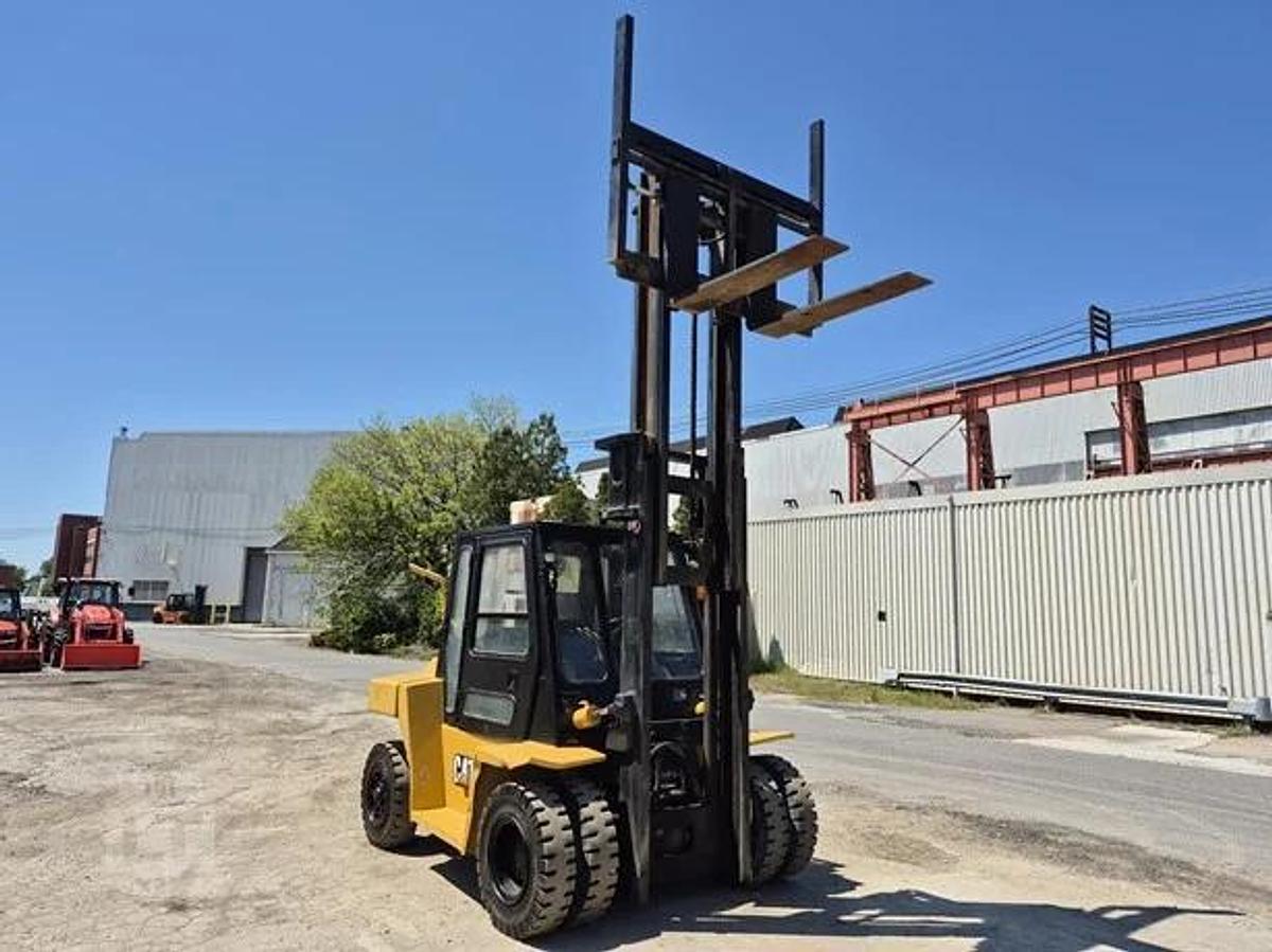 Used 1999 CAT DP70 = 15,500 Lbs. Capacity