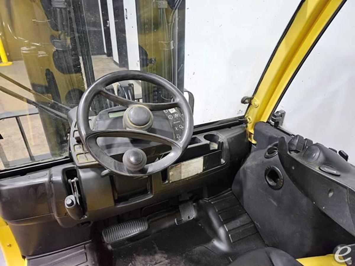 Refurbished 2018 Hyster H100FT - 10,000 LB w/ SSFP