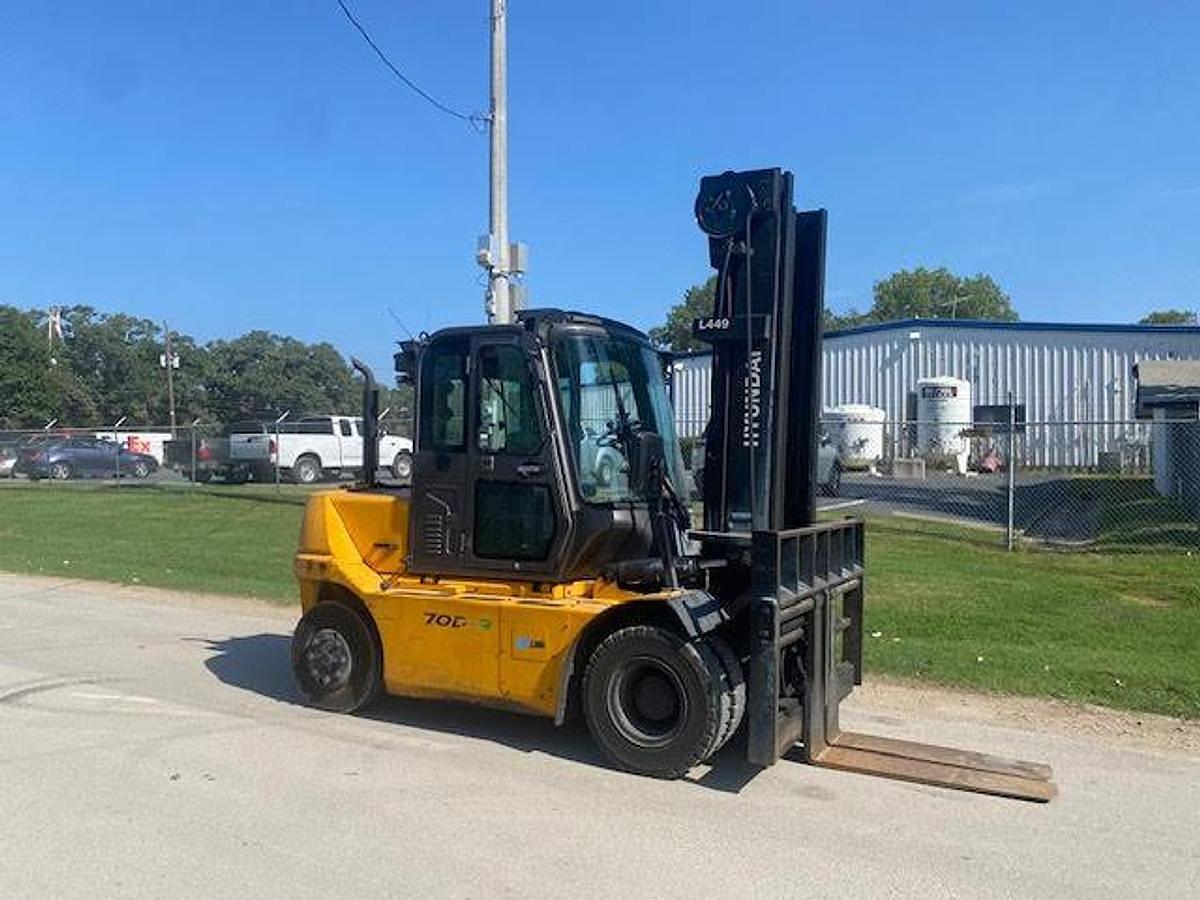 Used 2016 Hyundai 70D-9 W/ 3,445 HOURS!