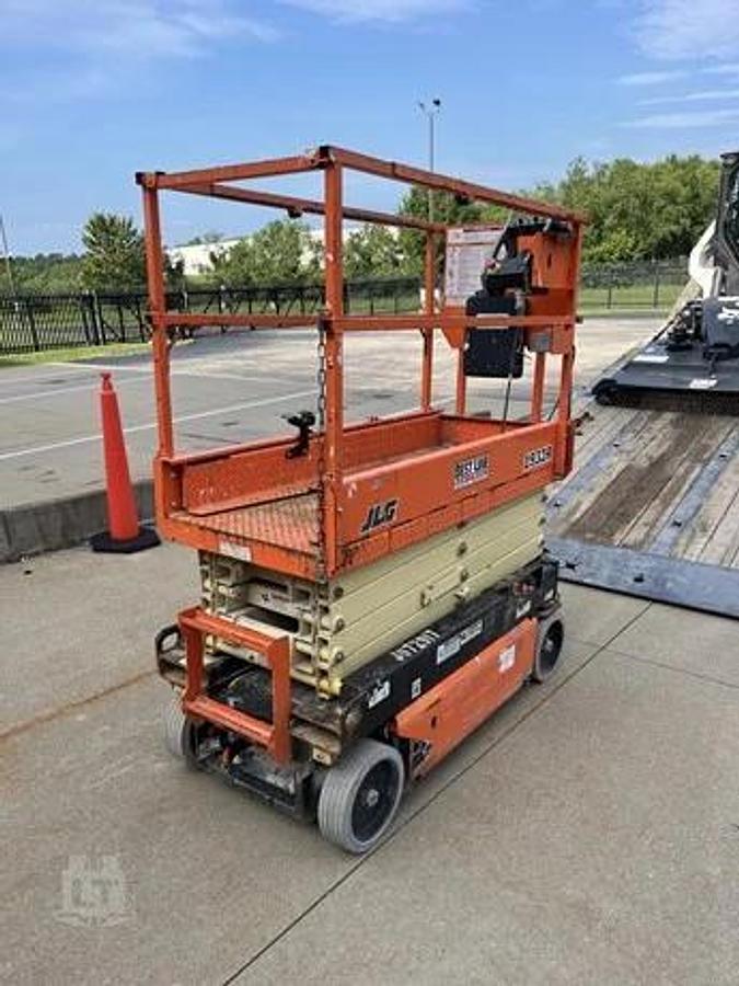 Used 2017 JLG 1932R