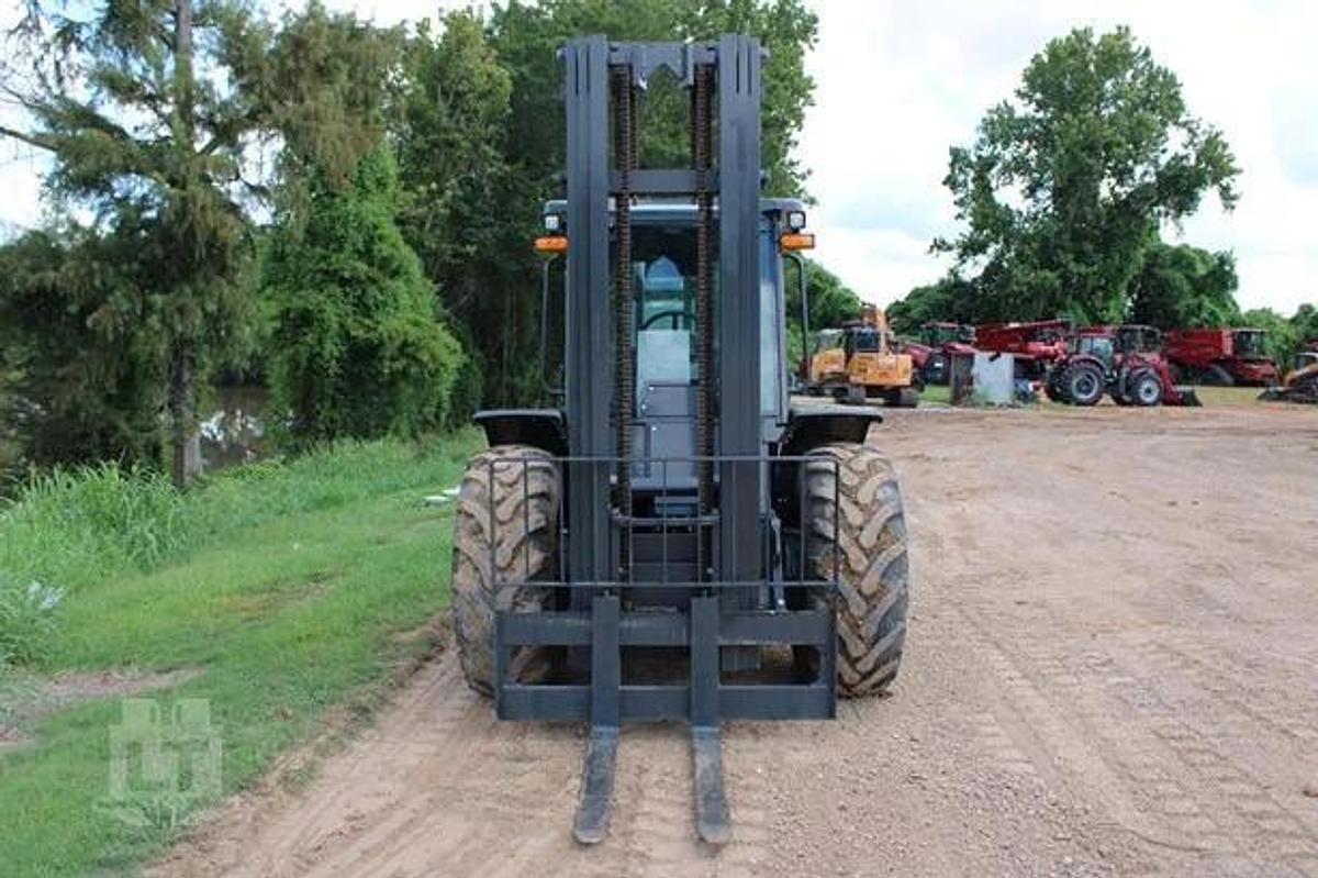 Used 2024 CASE 588H