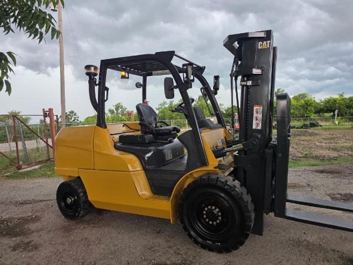 Refurbished 2015 CAT DP55N1 w/ SIDE SHIFTING FORK POSITIONER!