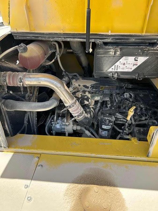 Used AVAILBE NOW: 2015 Hyster H620HD (62,000# capacity at 48” load center)