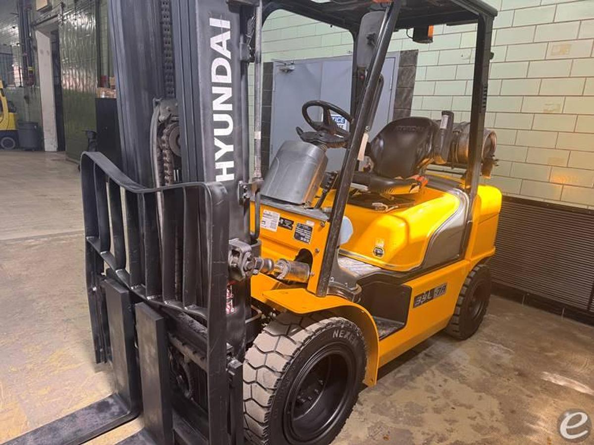 Used 2019 Hyundai 33L-7A