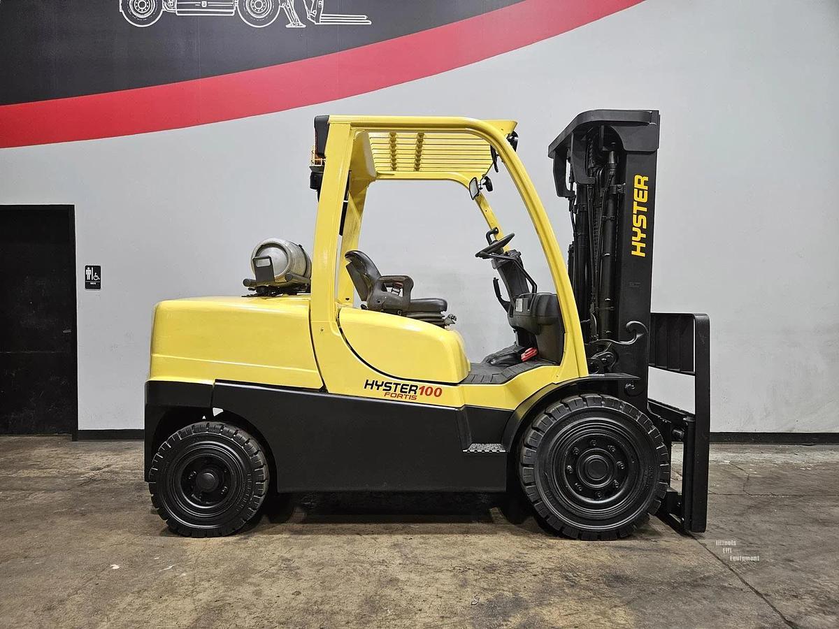 Refurbished 2018 Hyster H100FT - 10,000 LB w/ SSFP
