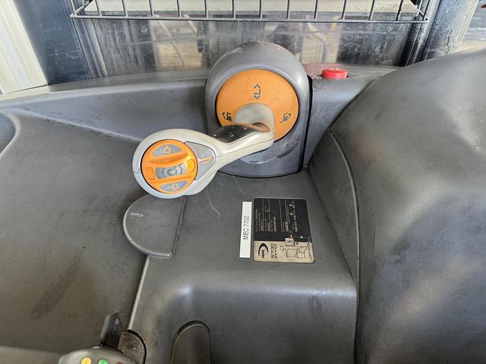 Used 2014 Crown RR5725-45