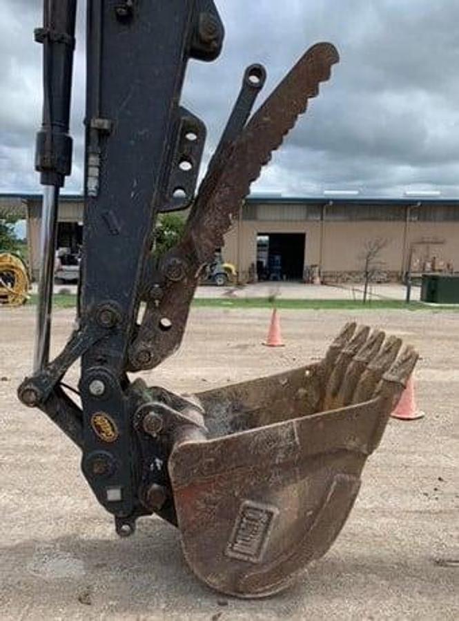 Used 2017 Deere 130G