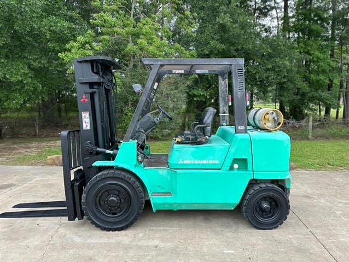 Used 2005 Mitsubishi FG40K1